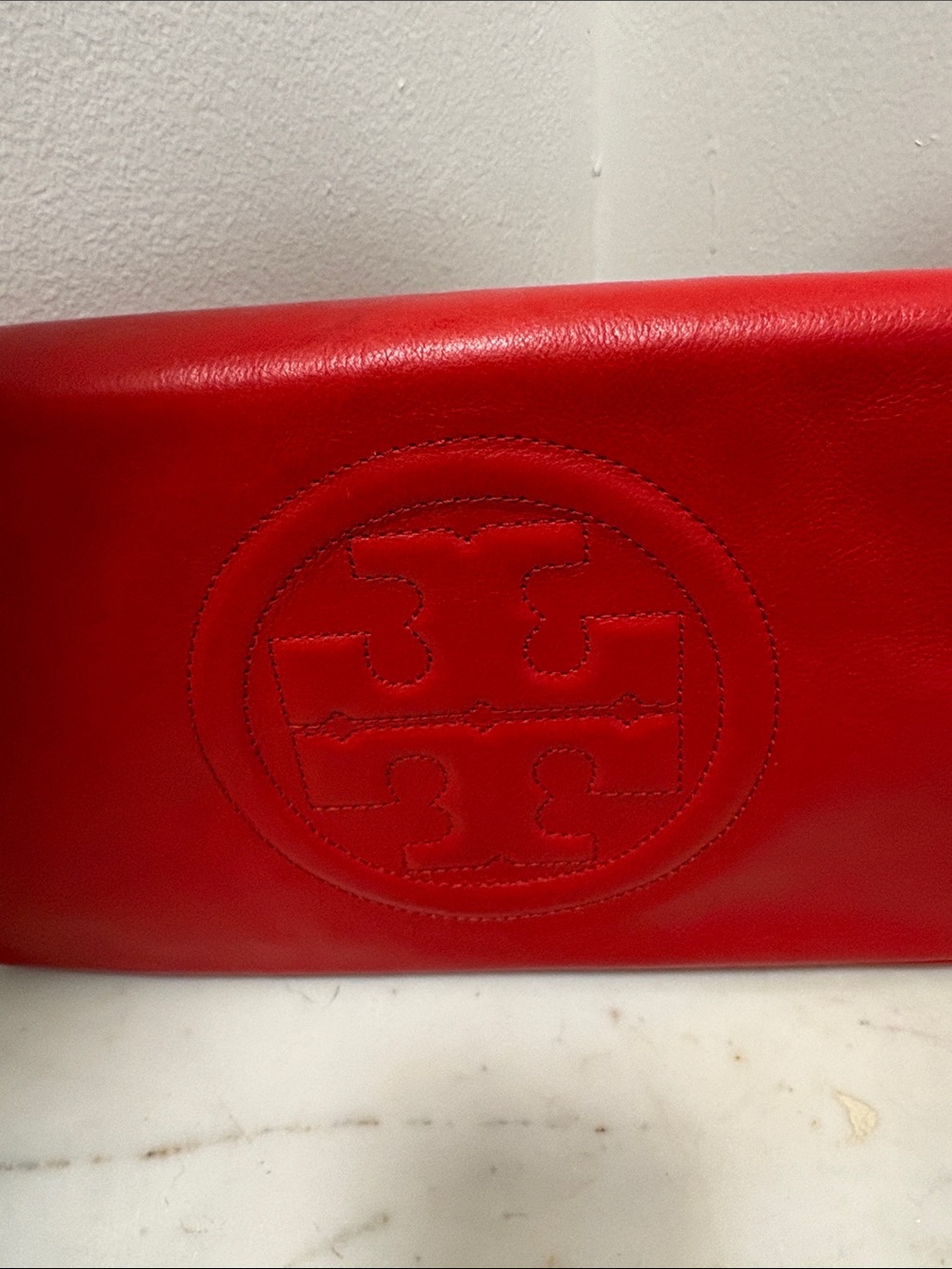 Tory Burch Red Leather Logo Chain Shoulder Bag with Gold Hardware - Picture 3 of 8
